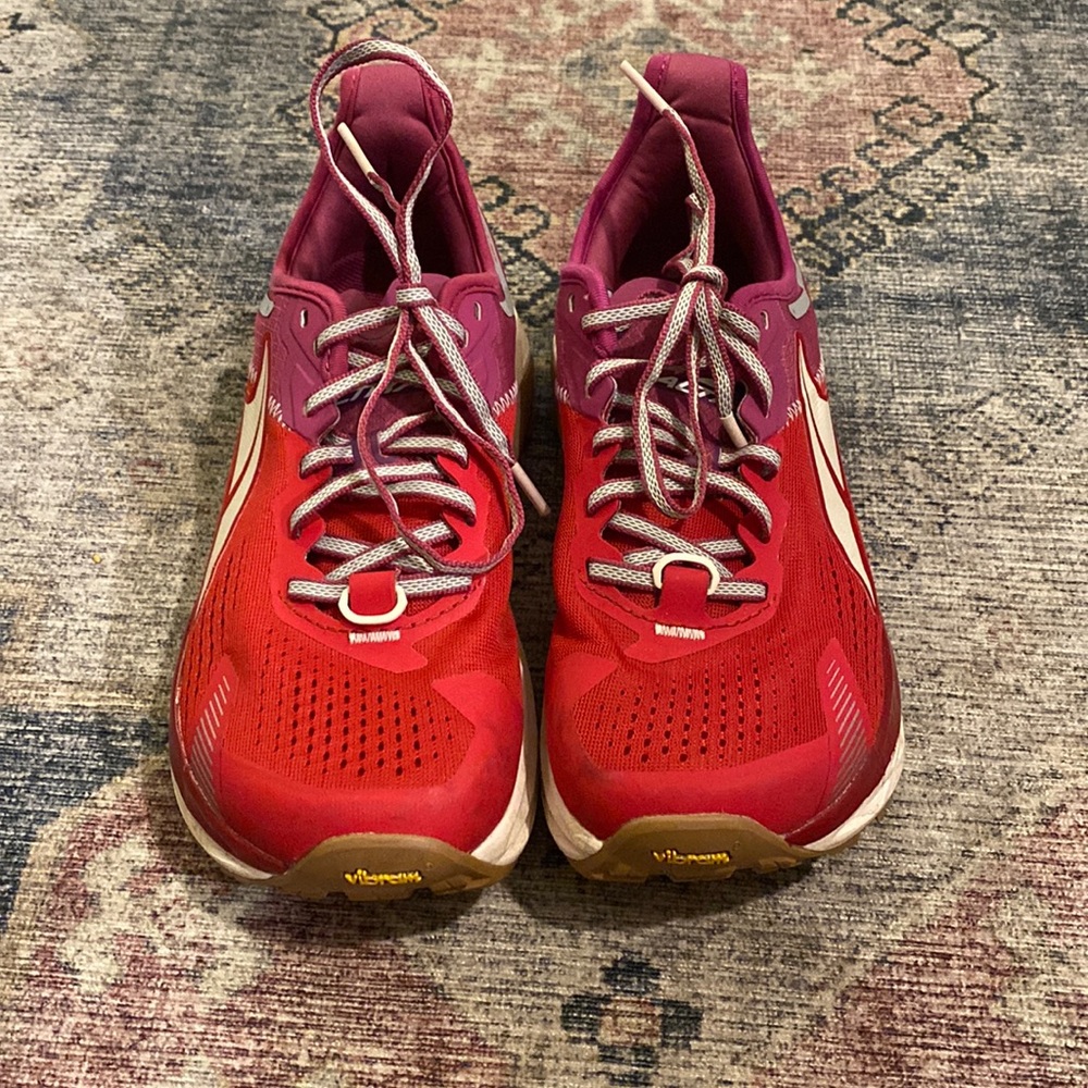 Women’s Altra Olympus 5 Trail shoes size 6